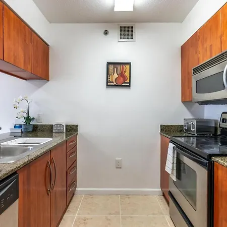 Beautiful 3 Bedroom Apartment In Brickell Miami